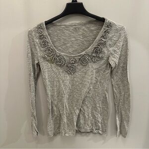 EUC Ann Taylor Loft Grey Long Sleeve Top. Women’s Medium.